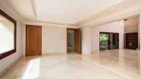 Villa a la venta en Altos Reales