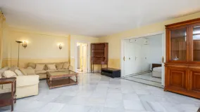 Comprar apartamento con 4 dormitorios en Marbella Centro