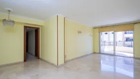 Apartamento en venta en Marbella Centro con 3 dormitorios