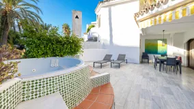 Buy apartment with 3 bedrooms in Golden Beach