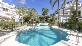 Buy apartment with 3 bedrooms in Golden Beach