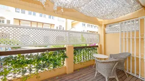 For sale apartment in Elviria Playa with 4 bedrooms