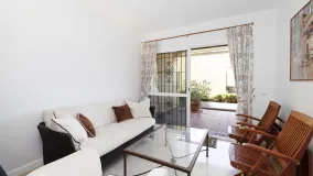 Pareado con 5 dormitorios en venta en Costabella