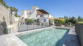 Estepona 6 bedrooms villa for sale