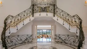 For sale 5 bedrooms villa in Zona L