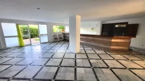 Commercial premises with 1 bedroom for sale in Bahia Dorada