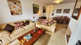 For sale ground floor apartment in Estepona Golf