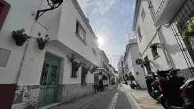 House for sale in Estepona Old Town with 8 bedrooms