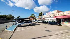 Building for sale in El Pilar
