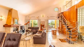 For sale 6 bedrooms villa in Zona D