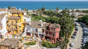 Semi detached house for sale in Alcaidesa Costa with 3 bedrooms