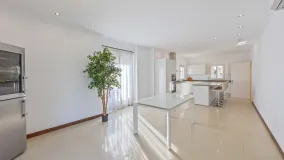 6 bedrooms Zona B villa for sale
