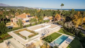 For sale Kings & Queens villa