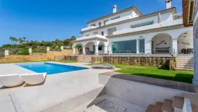 Se vende villa con 5 dormitorios en Zona L