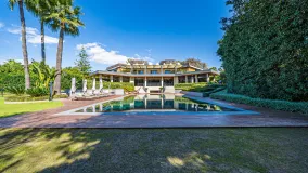 Se vende villa en Guadalmina Baja de 10 dormitorios