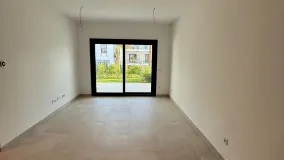 For sale 2 bedrooms apartment in Estepona Centre