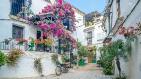 Hotel for sale in Estepona Centre with 9 bedrooms