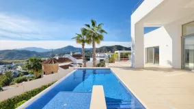 Villa en venta con 4 dormitorios en Puerto del Capitan