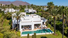 For sale villa with 4 bedrooms in Finca Cortesin