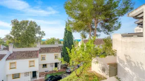 Buy town house in El Capricho