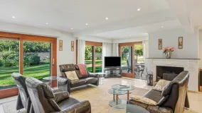 Villa for sale in New Golden Mile with 5 bedrooms