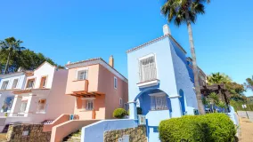 Town house for sale in Aloha Lake Village