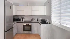 Town house for sale in Aloha Lake Village