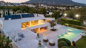 Villa for sale in La Cerquilla with 7 bedrooms