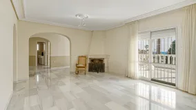 Buy villa in Riviera del Sol