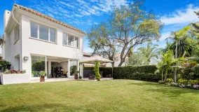 For sale 4 bedrooms villa in Calahonda