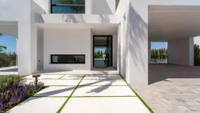 Villa en venta en Nueva Andalucia
