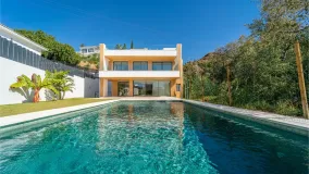 For sale 5 bedrooms villa in Benalmadena Costa
