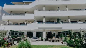 Apartamento planta baja a la venta en Estepona Este