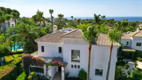 Villa en venta con 5 dormitorios en Lomas de Magna Marbella