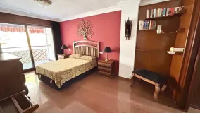 For sale flat in Fuengirola Centro with 4 bedrooms