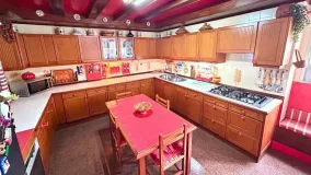 For sale flat in Fuengirola Centro with 4 bedrooms