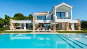 For sale villa in Benahavis with 8 bedrooms