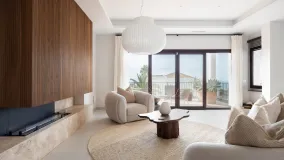 Villa with 6 bedrooms for sale in Marbella East