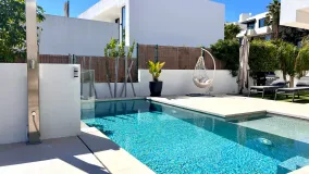 Villa de 4 dormitorios en venta en El Paraiso