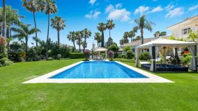House with 6 bedrooms for sale in Nueva Andalucia
