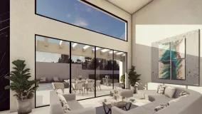 Villa for sale in Estepona West