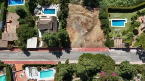 For sale residential plot in Sitio de Calahonda