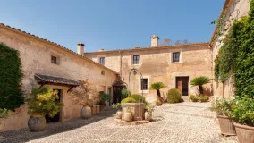 Estate in Establiments for sale