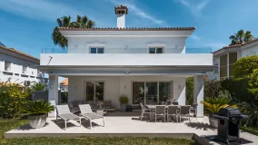 Estepona, villa con 4 dormitorios en venta