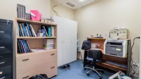 Buy 10 bedrooms commercial premises in Nueva Andalucia