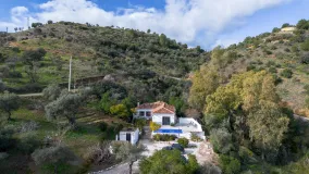 Finca for sale in Alhaurin el Grande with 3 bedrooms