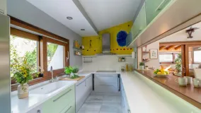 Buy villa with 7 bedrooms in Los Naranjos de Marbella