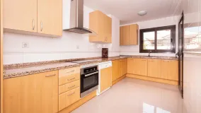 Apartamento con 4 dormitorios en venta en Estepona