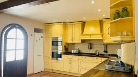 Semi detached villa with 6 bedrooms for sale in Fuengirola