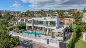 Marbesa 5 bedrooms villa for sale